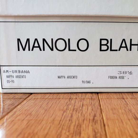 Manolo Blahnik Silver D'Orsay Heel - Picture 8 of 8